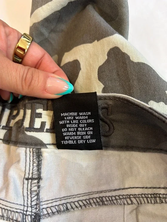 VIP Camo Cargo Pants - Green & Cream - Picture 3 of 9